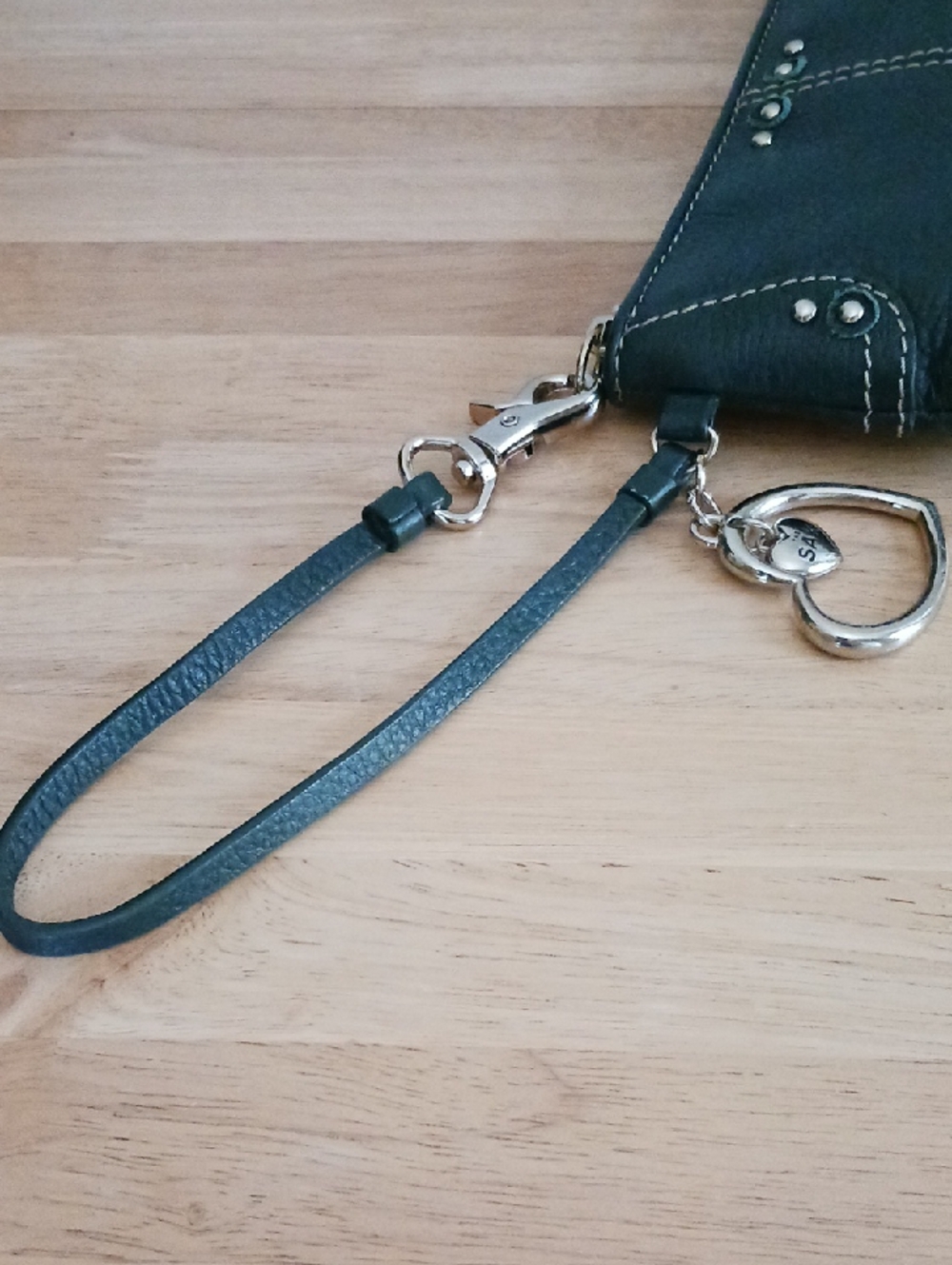 The Sak Green Leather Wristlet With Logo Charm - Picture 10 of 12